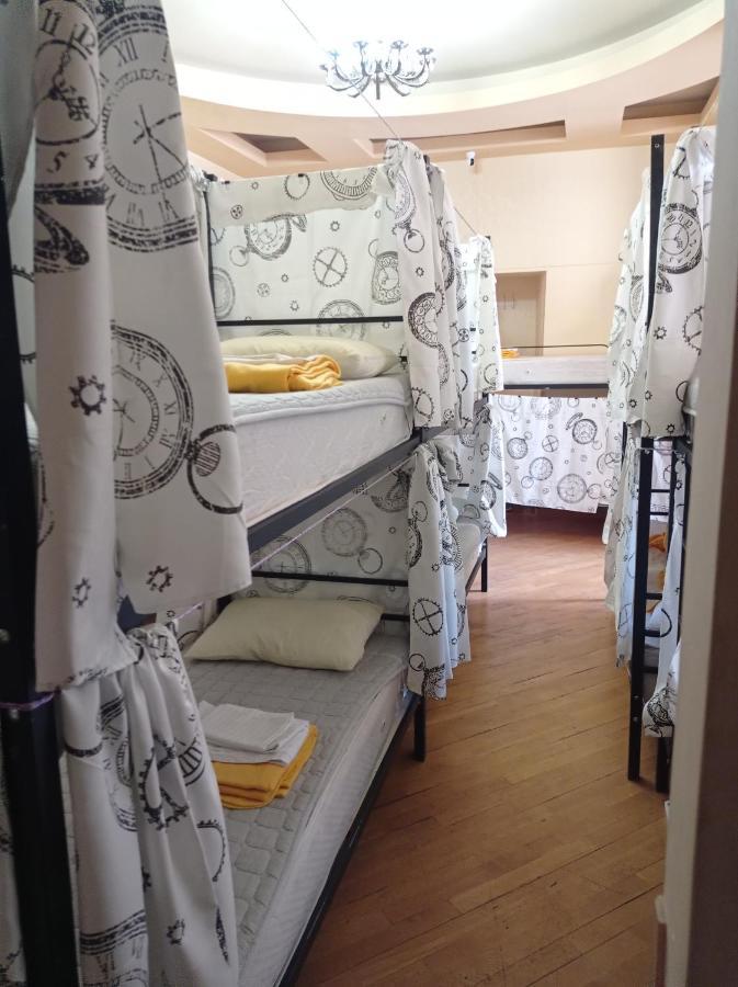 Sun City Hostel Ереван Экстерьер фото